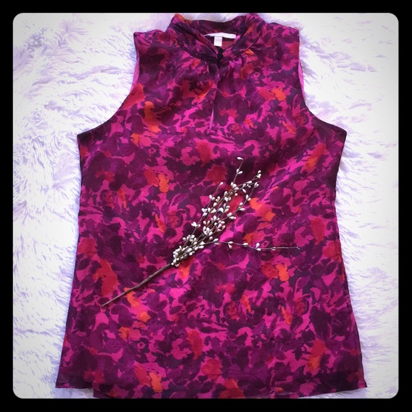 Banana Republic Tops - BANANA REPUBLIC SLEEVELESS BLOUSE